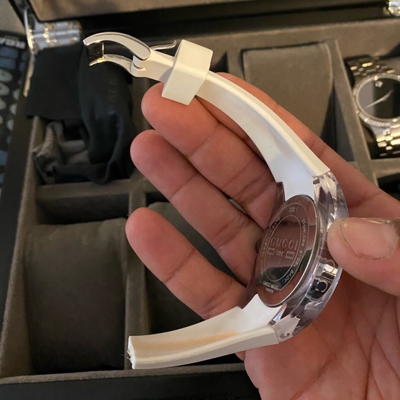 Authentic Gucci Sync watch - Picture 2 of 2